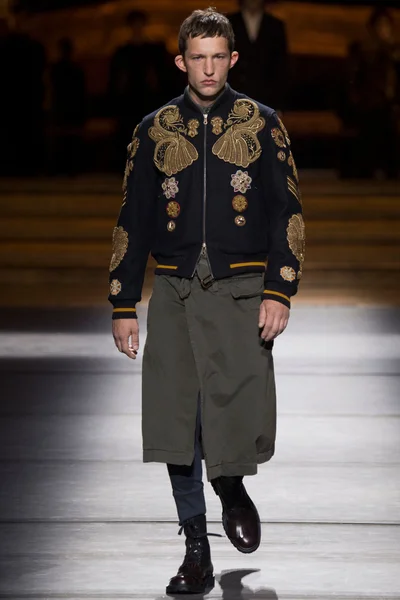 Look 45